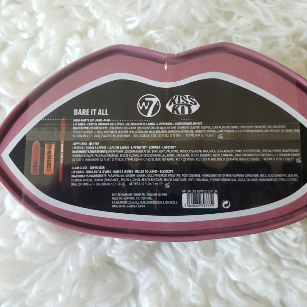 W7 Lippy chic, glam gloss, mega matte liner set